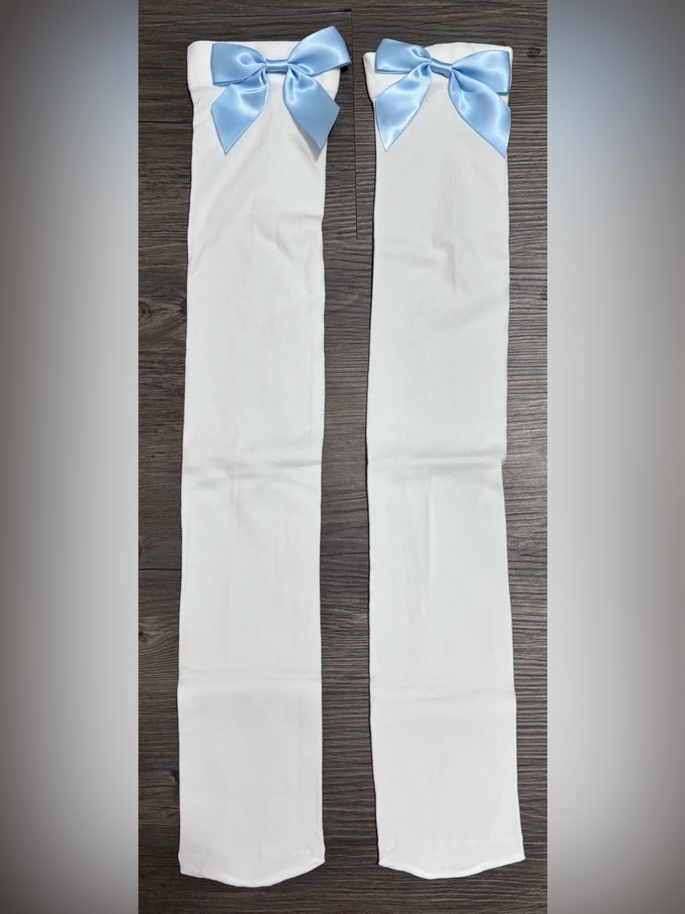 NWOT White Stocking with Blue Bows